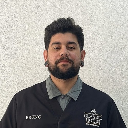 Bruno, barbeiro da The Classic House em Telheiras
